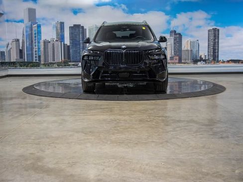 Used 2026 BMW X7 xDrive40i w/ M Sport Package AWD/4WD image 3