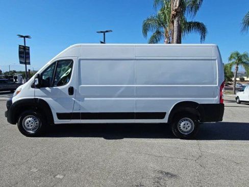 Used 2025 RAM ProMaster 2500 w/ Convenience Group FWD image 5