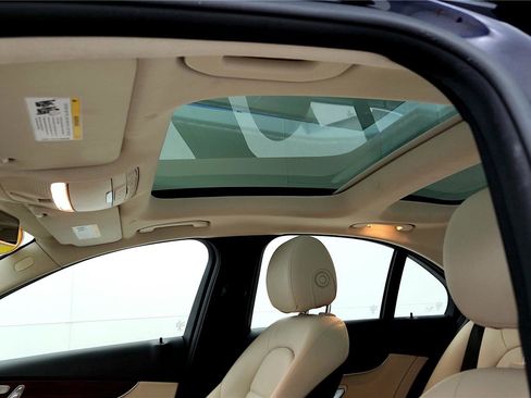 Used 2019 Mercedes-Benz C 300 4MATIC Sedan image 18