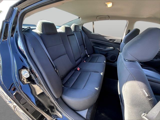 Used 2025 Nissan Altima 2.5 SV FWD image 25