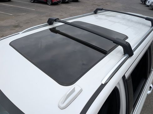 Used 2023 GMC Yukon XL Denali image 14