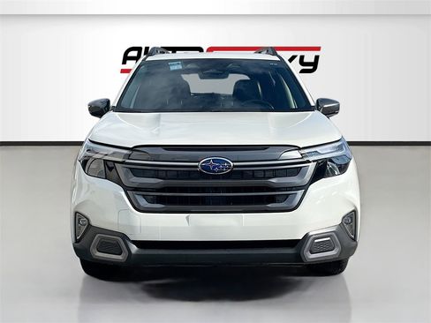 Used 2025 Subaru Forester Limited image 2