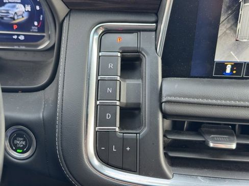 Used 2024 Chevrolet Suburban LT w/ LT Signature Plus Package image 33