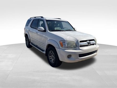 Used 2005 Toyota Sequoia SR5 image 7