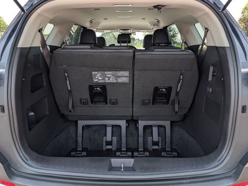 Certified 2026 Kia Carnival FWD image 18
