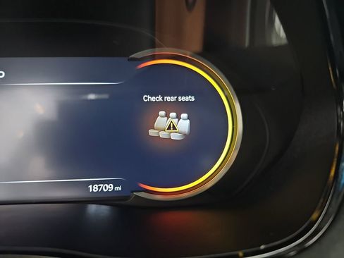 Used 2023 Genesis GV70 2.5T w/ Select Package image 31