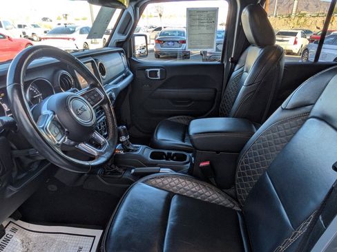 Used 2022 Jeep Wrangler Unlimited Sahara AWD/4WD image 12
