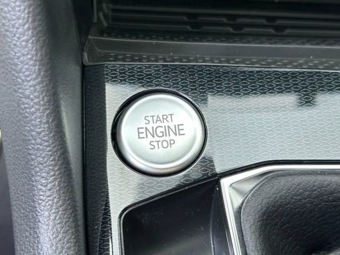 New 2026 Volkswagen Taos SE FWD image 36
