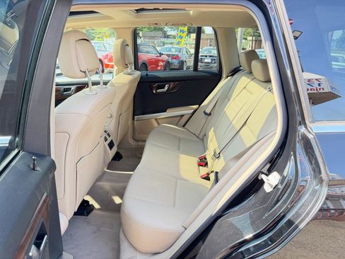 Used 2011 Mercedes-Benz GLK 350 4MATIC image 30