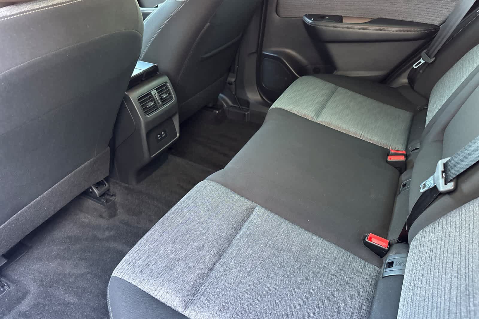 Used 2023 Nissan Rogue SV AWD/4WD image 4