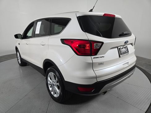Used 2019 Ford Escape SE FWD image 6