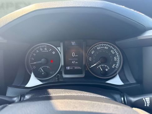 Used 2022 Toyota Tacoma TRD Sport w/ TRD Premium Sport Package AWD/4WD image 16