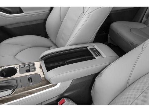 New 2026 Toyota Highlander Limited AWD/4WD image 9