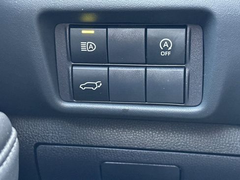 Used 2024 Toyota Highlander XSE FWD image 36