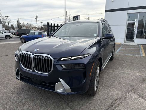 Used 2026 BMW X7 xDrive40i w/ Premium Package image 3