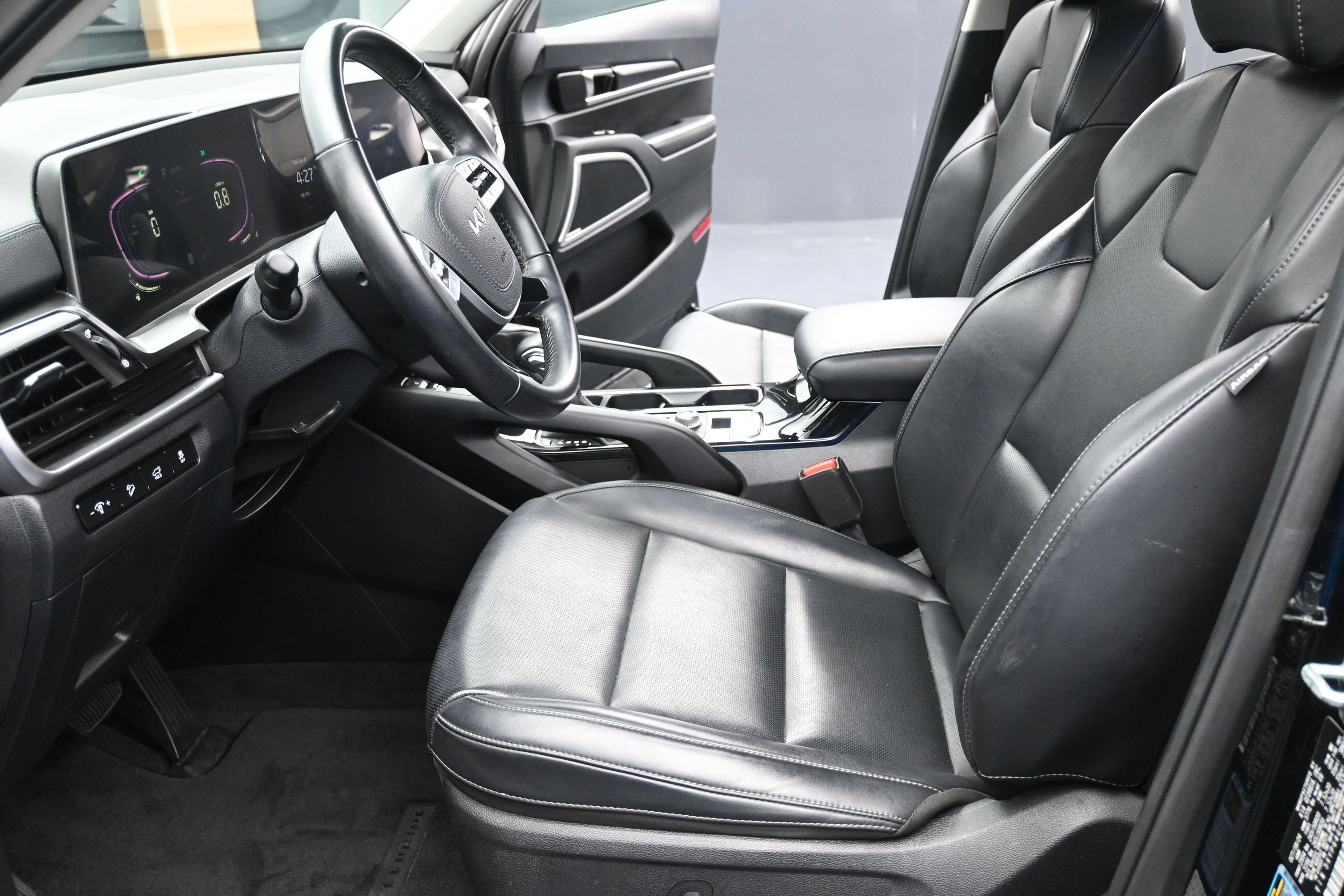 Used 2025 Kia Telluride S FWD image 22