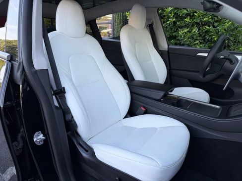 Used 2022 Tesla Model Y Performance AWD/4WD image 34