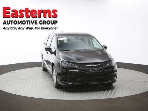 Used 2022 Chrysler Voyager LX image 53