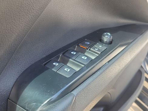 Used 2018 Toyota Camry SE w/ Convenience Package image 14