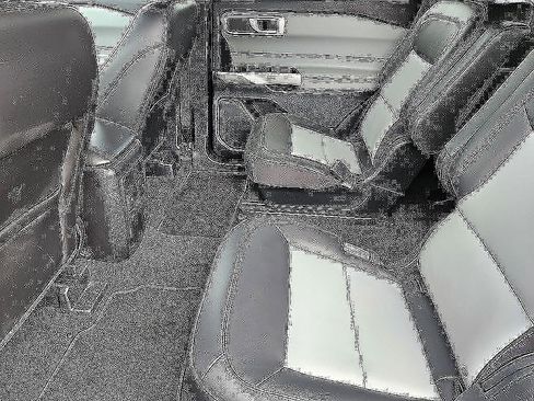 Used 2022 Ford Explorer XLT w/ Equipment Group 202A RWD image 22