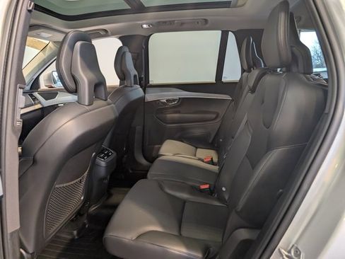 Used 2022 Volvo XC90 T5 Momentum image 25