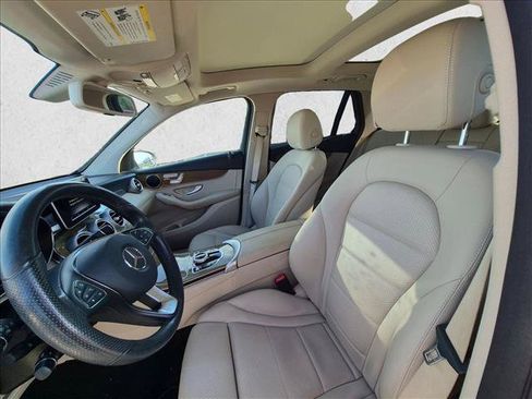 Used 2019 Mercedes-Benz GLC 300 image 6
