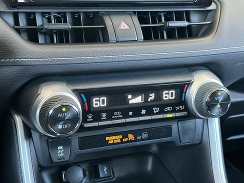 Certified 2022 Toyota RAV4 LE AWD/4WD image 19