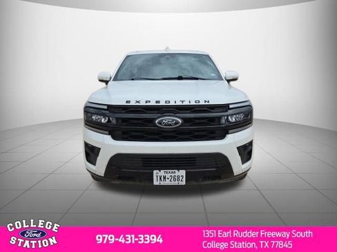 Used 2023 Ford Expedition Limited RWD image 2