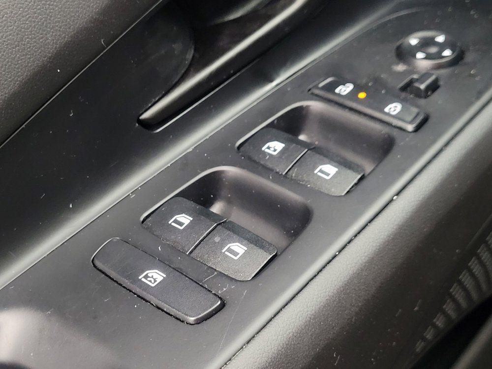 Used 2025 Hyundai Elantra Sport FWD image 27