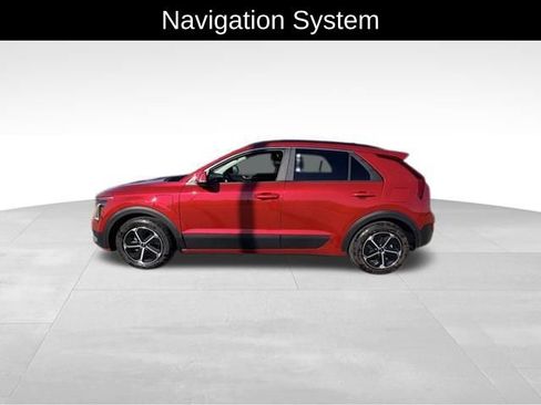 Used 2024 Kia Niro EX w/ EX Cold Weather Package FWD image 4