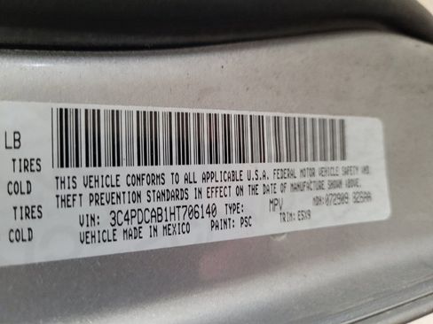 Used 2017 Dodge Journey SE FWD image 33