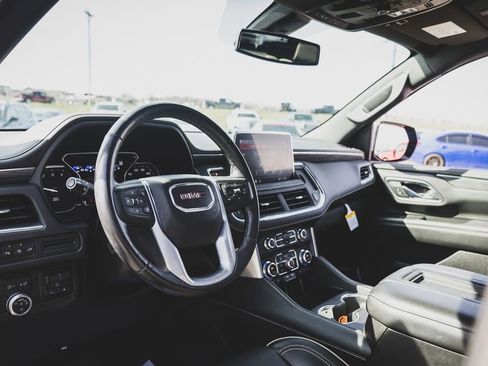 Used 2021 GMC Yukon SLT w/ SLT Luxury Plus Package image 2