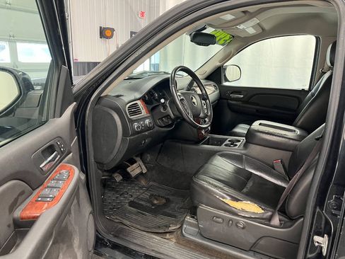 Used 2009 Chevrolet Silverado 2500 LTZ w/ Safety Package AWD/4WD image 7