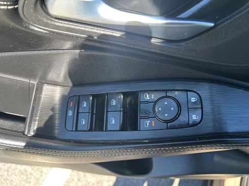 Certified 2025 Nissan Rogue SV w/ SV Premium Package image 20