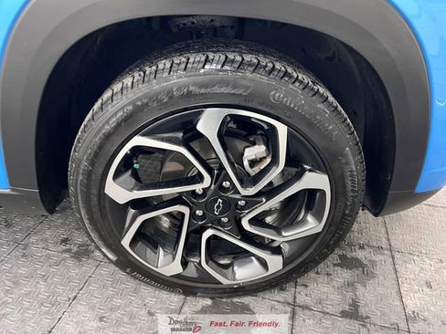Used 2025 Chevrolet Trax RS w/ Driver Confidence Package image 19