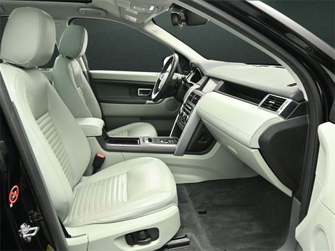 Used 2018 Land Rover Discovery Sport HSE Luxury image 22