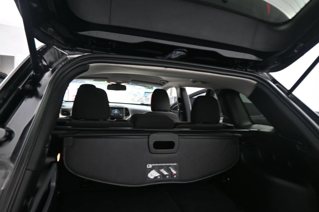 Used 2018 Jeep Cherokee Latitude AWD/4WD image 45