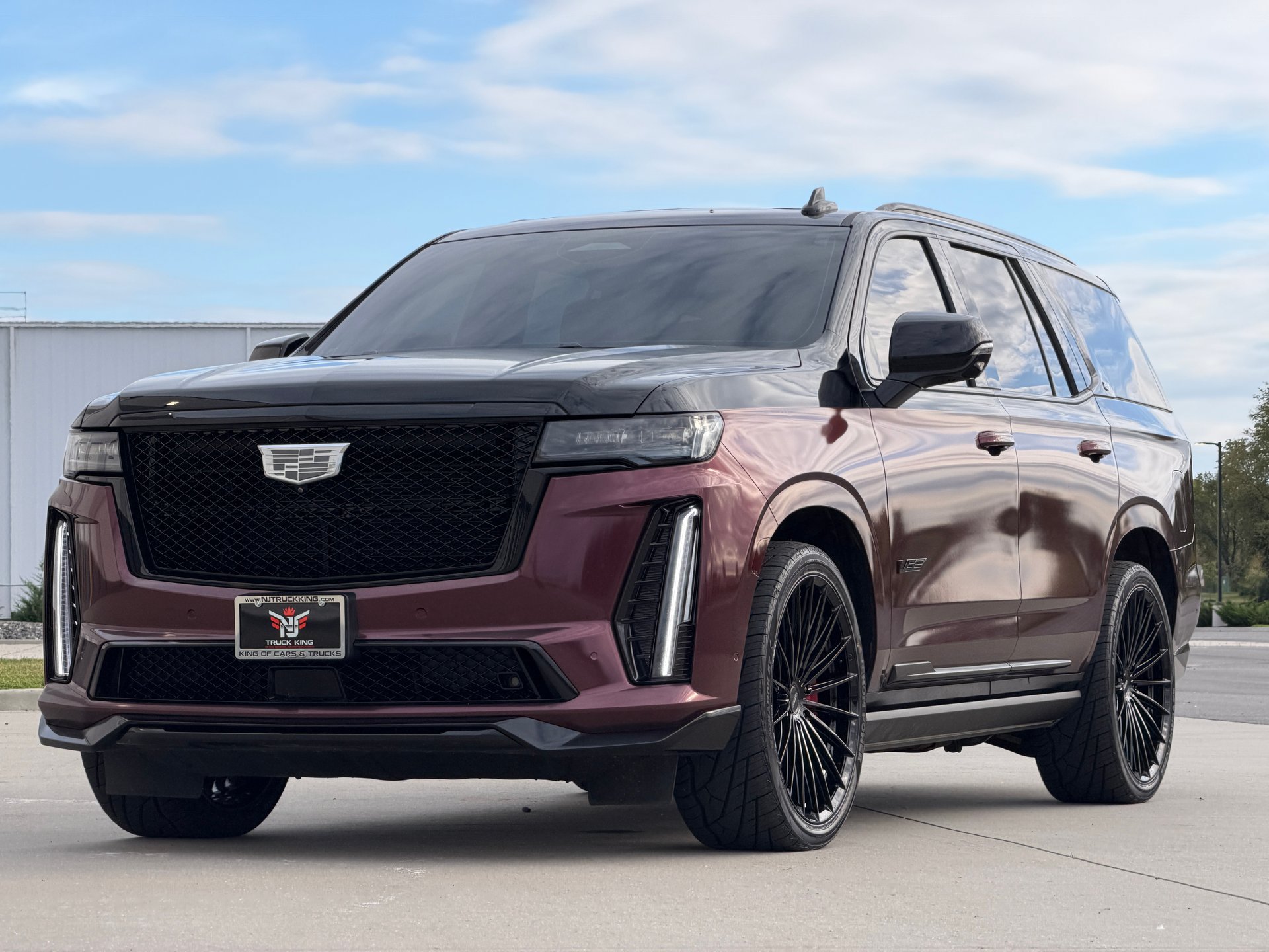 Used 2023 Cadillac Escalade V w/ LPO, ONYX Package AWD/4WD image 21
