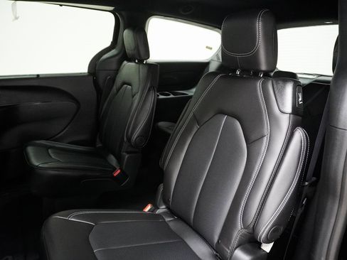 New 2026 Chrysler Voyager LX image 15