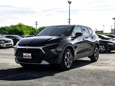 Used 2025 Chevrolet Blazer LT image 9
