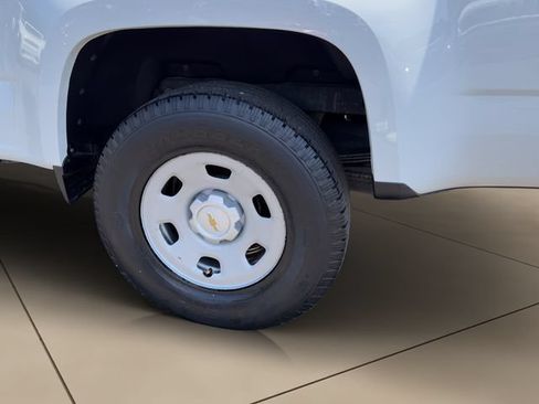 Used 2017 Chevrolet Colorado W/T AWD/4WD image 35