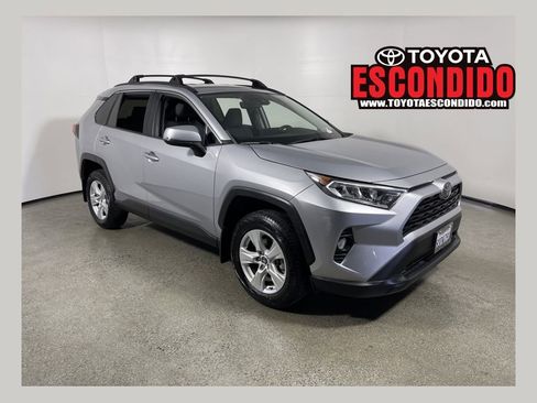 Used 2020 Toyota RAV4 XLE image 1