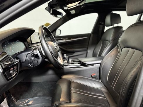 Used 2019 BMW 540i xDrive w/ Executive Package image 13