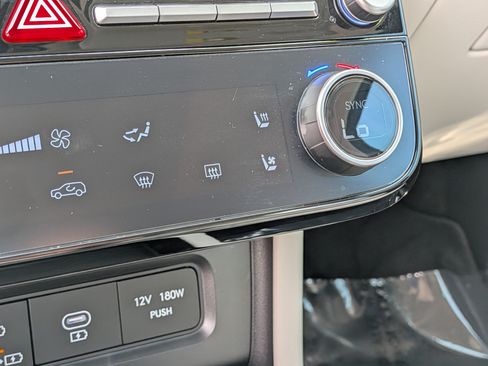 Used 2025 Hyundai Tucson Limited FWD image 30