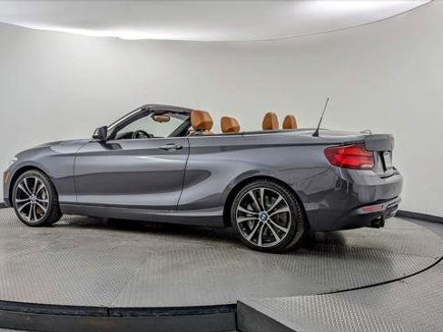 Used 2021 BMW 230i Convertible w/ Premium Package image 3