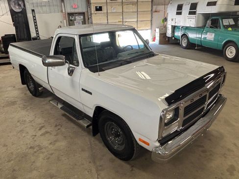 Used 1993 Dodge D/W Truck 250 RWD image 19