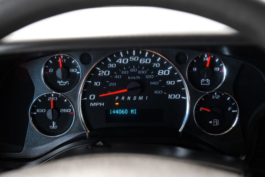 Used 2017 Chevrolet Express 2500 RWD image 12