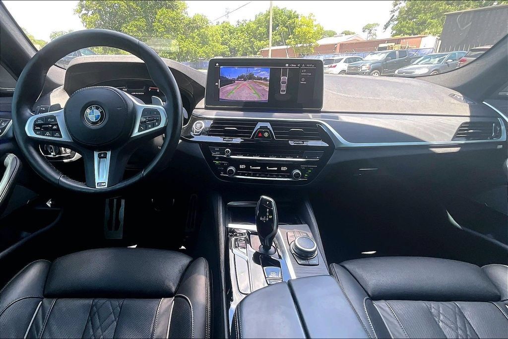 Used 2022 BMW M550i xDrive AWD/4WD image 6