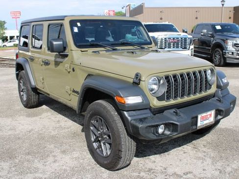 Used 2025 Jeep Wrangler Unlimited Sport AWD/4WD image 3