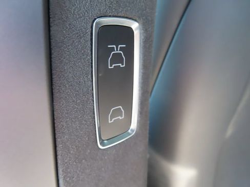 Used 2023 Tesla Model X AWD/4WD image 27